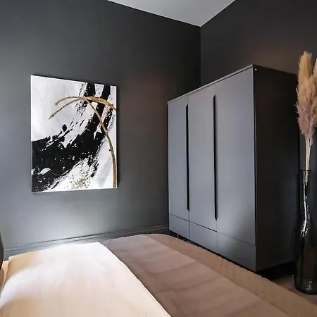 Apartment Midnight At The Heim Residences