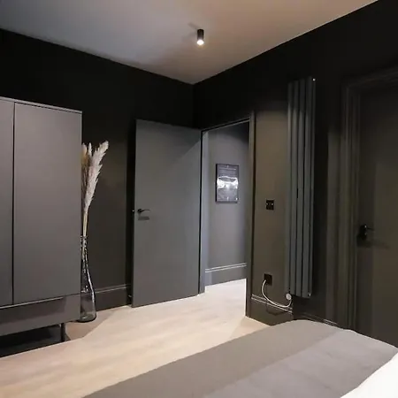 Апартаменты Midnight At The Heim *