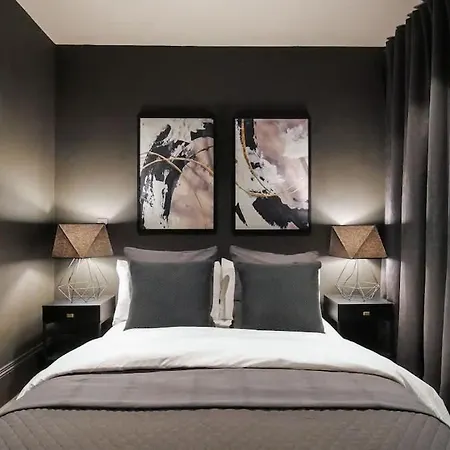 Midnight At The Heim