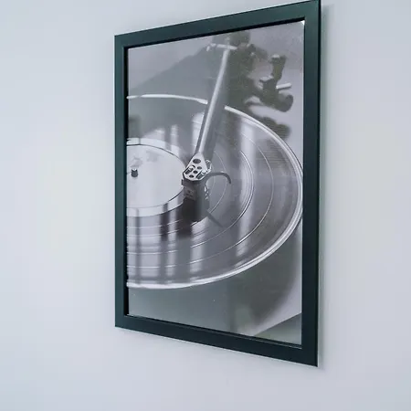 Semesterbostad Stunning In Salford With Free Parking, Office, Pool & Ping Pong Table *