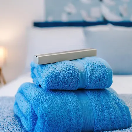 Stunning In Salford With Free Parking, Office, Pool & Ping Pong Table 度假居