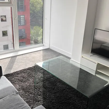 Bridgewater Luxe Apartment *