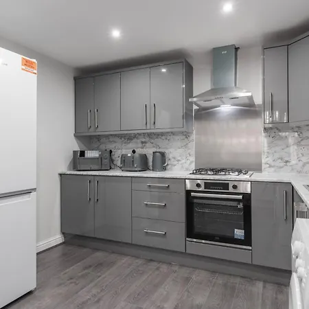 The House Vendégház *