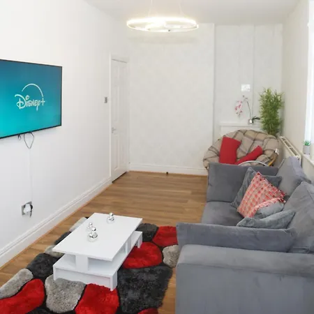 Affordably Elegant Close To Coop Live, Etihad Stadium And Centre Apartment