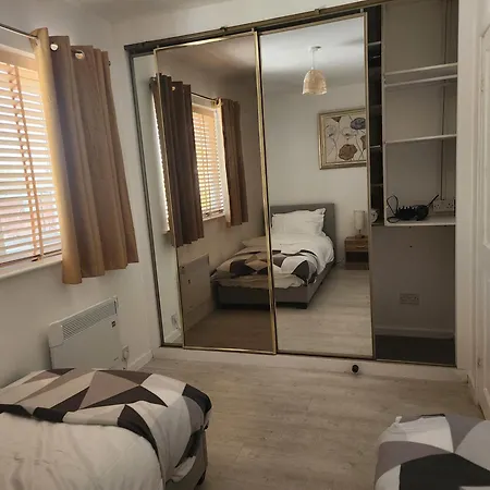 בית נופש Modern 2Bed House Family Contractor Friendly Free Parking Quiet Area מנצ'סטר