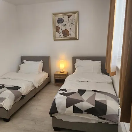 Modern 2Bed House Family Contractor Friendly Free Parking Quiet Area מנצ'סטר