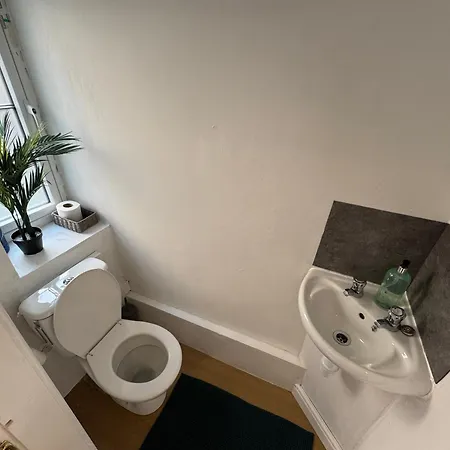 Stretford - Sleeps 6 - Wifi - Parking - Near Stadium * Manchester