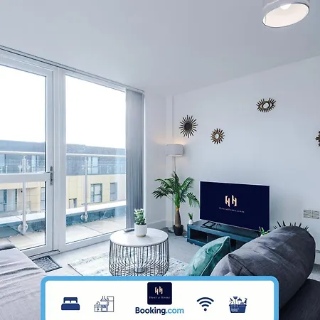 Salford Corporate Balcony Wifi Sleeps 5 * Manchester