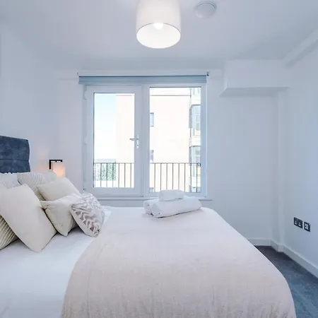 Monthly Special Salford Fully Equipped Kitchen Wifi Appartement Manchester