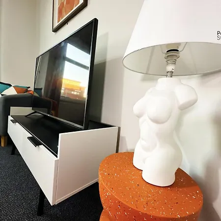 Hive - Parking And Style By Polkastays Holiday home Manchester