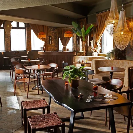 Piccadilly * Manchester