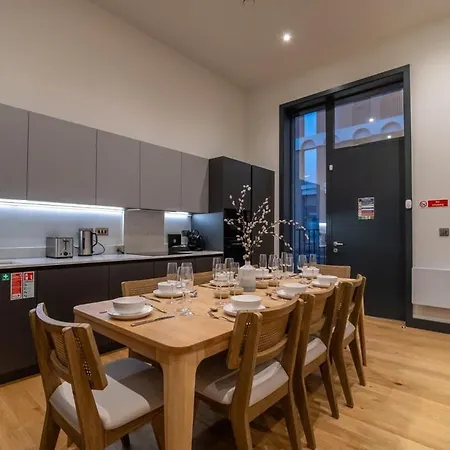 別荘 Bauhaus By The Heim Residences *