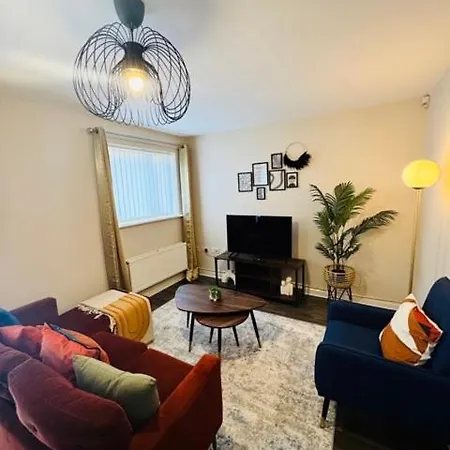 بيت ضيافة Modern In 4-bed House - Walking Distance To Coop Live ,etihad, Ancoats And Centre