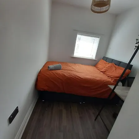 Modern Rooms In 4-Bed House - Walking Distance To Coop Live ,Etihad, Ancoats And City Centre * Manchester