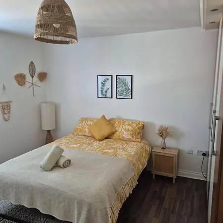 Guest house Modern Rooms In 4-Bed House - Walking Distance To Coop Live ,Etihad, Ancoats And City Centre Manchester