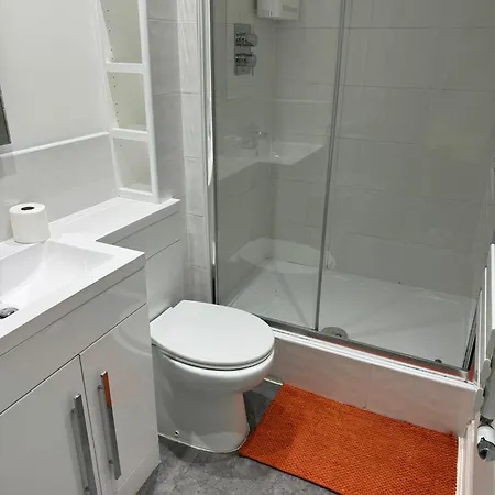 Guest house Modern Rooms In 4-Bed House - Walking Distance To Coop Live ,Etihad, Ancoats And City Centre Manchester