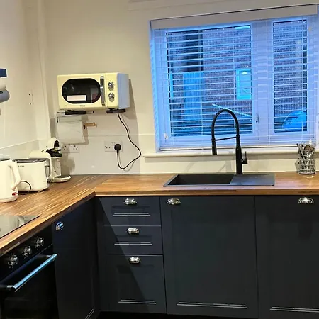 Guest house Modern Rooms In 4-Bed House - Walking Distance To Coop Live ,Etihad, Ancoats And City Centre