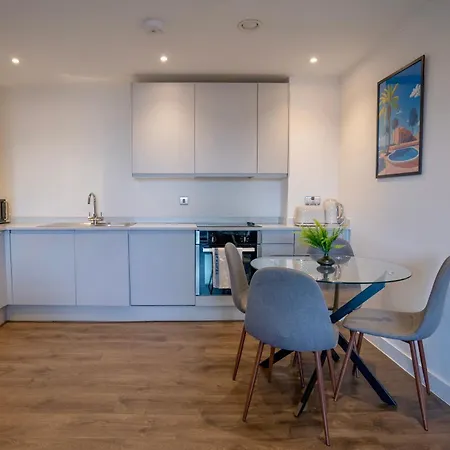 Lux Livin' - Luxury 2 Bed Penthouse Large Balcony
