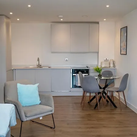 Lux Livin' - Luxury 2 Bed Penthouse Large Balcony Апартаменты