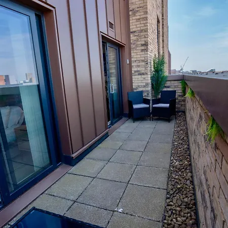 Lux Livin' - Luxury 2 Bed Penthouse Large Balcony * Manchester