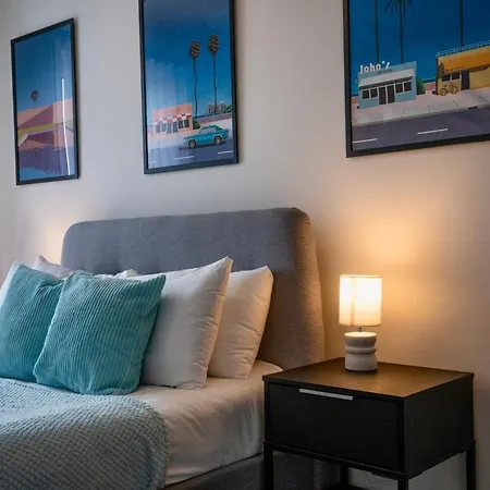 Lux Livin' - Luxury 2 Bed Penthouse Large Balcony Manchester
