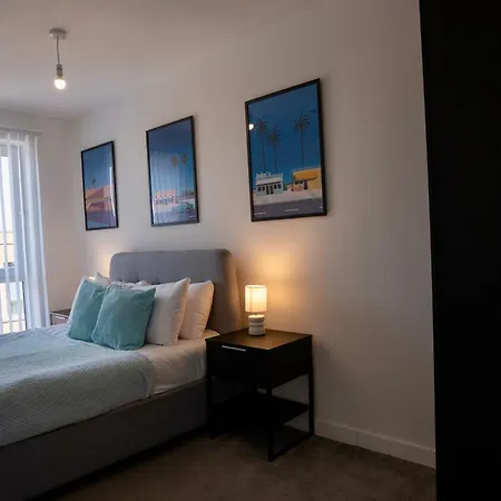 Lux Livin' - Luxury 2 Bed Penthouse Large Balcony