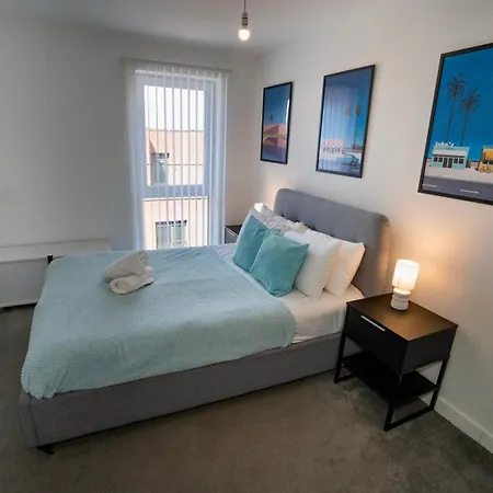 Lux Livin' - Luxury 2 Bed Penthouse Large Balcony Апартаменты *