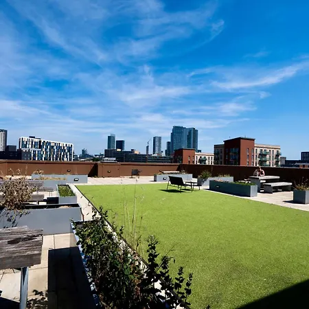 Lux Livin' - Luxury 2 Bed Penthouse Large Balcony Апартаменты *
