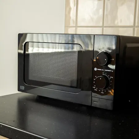 Chic Trafford Apartment, Private Underground Parking, Fast Wi-fi, Self Check-in Anytime, 5 Mins To Old Trafford Stadium Apartment Manchester