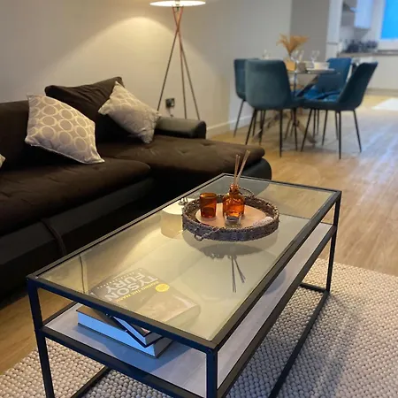 Spacious - Next To Ao Arena & Picadilly Station - Local Attractions - Free Parking *