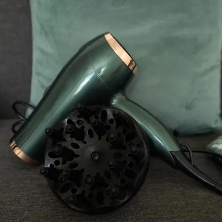 The Trafford Luxe , Garage Parking, Self Check-in Anytime - Perfect For Late Arrivals, Ultra- Fast Wi-fi, 5 Mins To Old Trafford Stadium Apartamento *