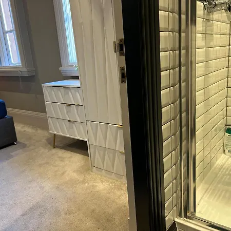 - Deansgate Luxe Apartment Manchester
