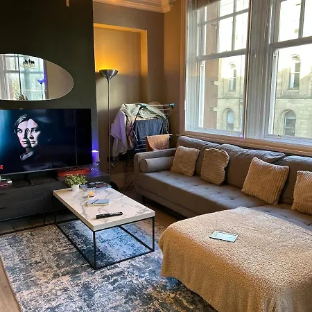 - Deansgate Luxe Apartment Manchester