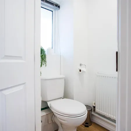 Comfy 3br - Near Deansgate - Perfect For Work, Leisure & Stadium Visits With Parking Manchester