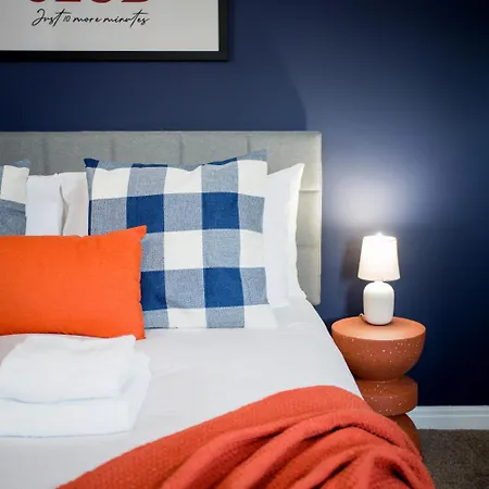 Comfy 3br - Near Deansgate - Perfect For Work, Leisure & Stadium Visits With Parking