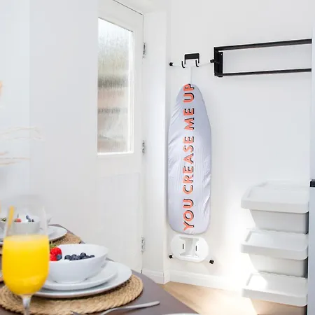 Comfy 3br - Near Deansgate - Perfect For Work, Leisure & Stadium Visits With Parking Semesterbostad