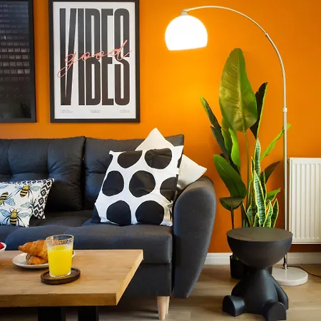 Semesterbostad Comfy 3br - Near Deansgate - Perfect For Work, Leisure & Stadium Visits With Parking *