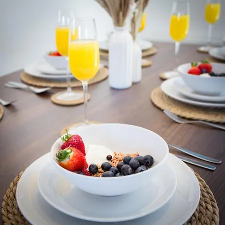 Comfy 3br - Near Deansgate - Perfect For Work, Leisure & Stadium Visits With Parking