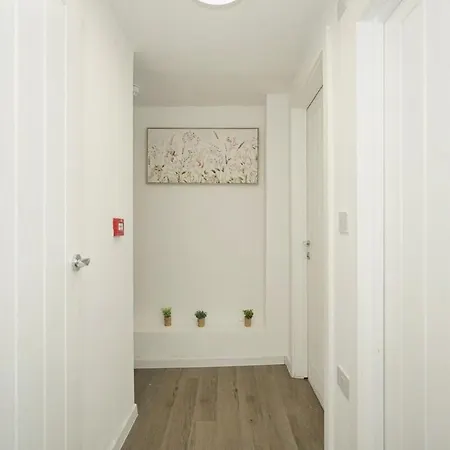 Apartment Modern By Arndale Center