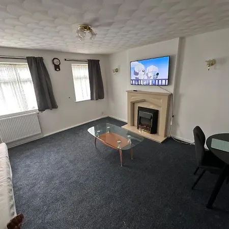 Holiday home Retreat For Families Workers Contractors And Event Goers Manchester
