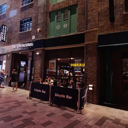 Bee Cosy - Greater Centre Manchester