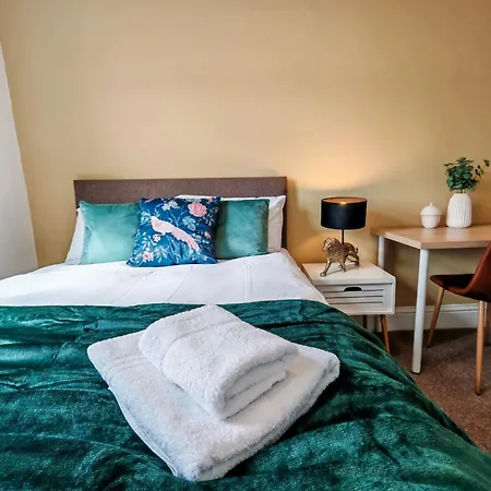 The Cosy Nook 3-4-7 Manchester