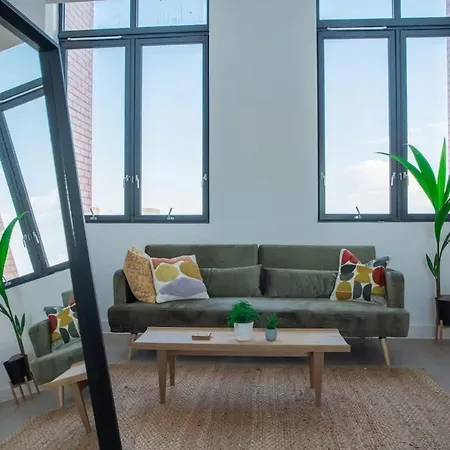 Sleeps 8 Penthouse By Superhost Манчестер