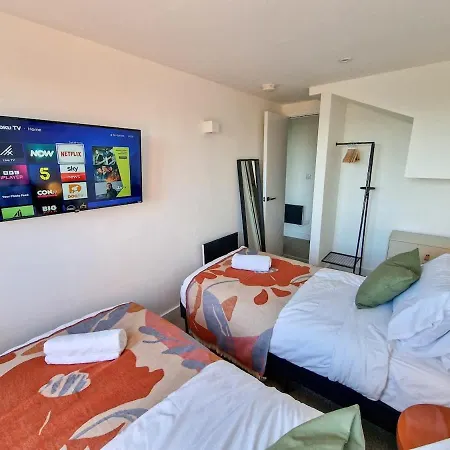 Sleeps 8 Penthouse By Superhost Manchester