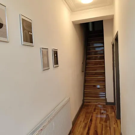 Double-bedroom In The Heart Of Harpurhey Perfect For Short *