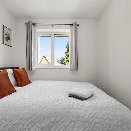 Stylish 3 Bedroom House Free Parking Manchester