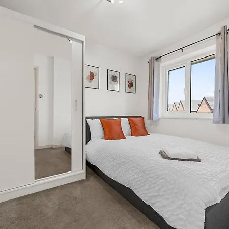 Stylish 3 Bedroom House Free Parking Manchester