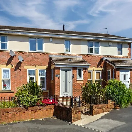 Stylish 3 Bedroom House Free Parking Manchester