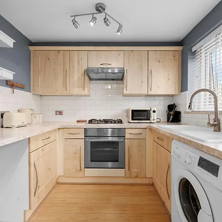 Stylish 3 Bedroom House Free Parking Manchester