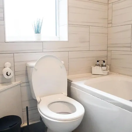 בית נופש Cozy Retreat With 2 Bedrooms